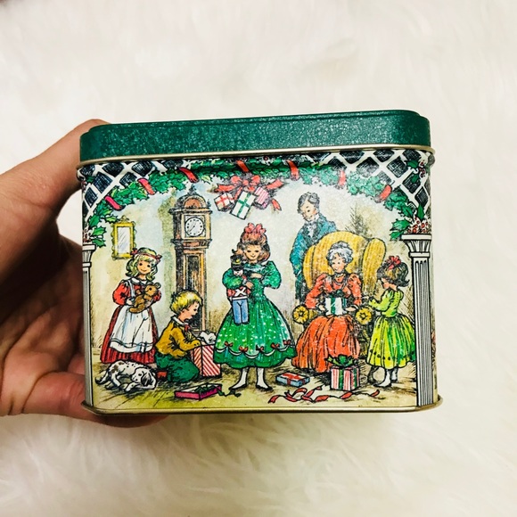 1900’s Christmas Print tin box - Picture 2 of 5